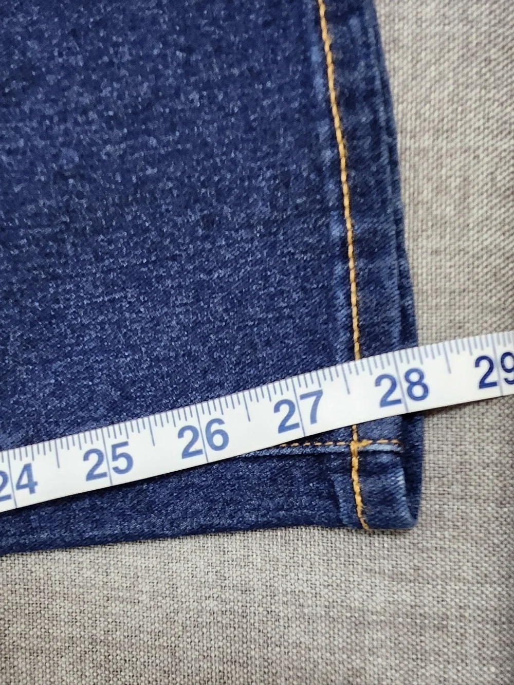 Levis Medium Wash Stretch Boot Cut Denim Jeans. 16.